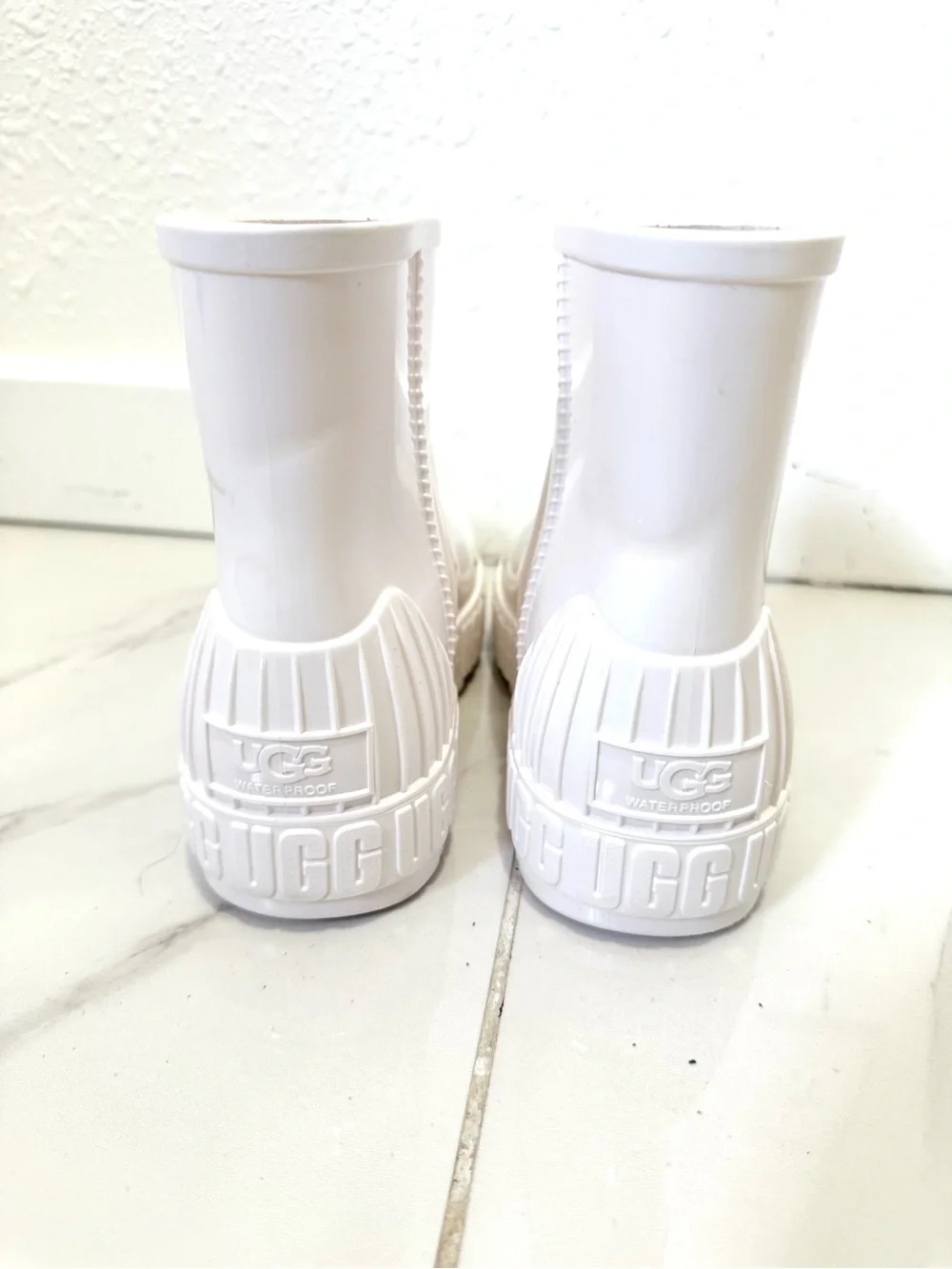 UGG Kids Drizlita White Waterproof Short Rain Boots 5T